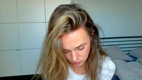 mmminnie online show from 04/27/26, 12:36