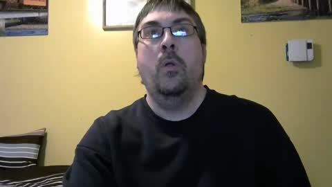 Snapshot of mmr45 chatting on 12/28/24, 11:26 mmr45 online show from 12/28/24, 11:26