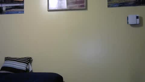 Snapshot of mmr45 chatting on 02/23/25, 12:41 mmr45 online show from 02/23/25, 12:41