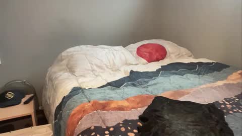 MNTuiLa online show from 01/18/26, 02:32