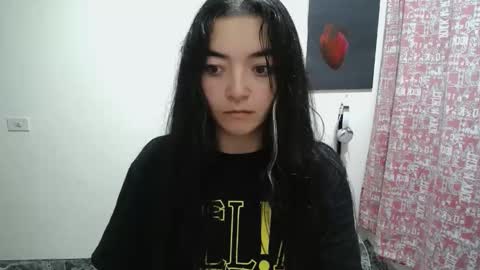 Snapshot of mocca_117 chatting on 05/02/26, 03:33 Sam online show from 05/02/26, 03:33
