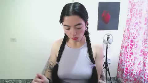 Snapshot of mocca_117 chatting on 05/09/26, 01:38 Sam online show from 05/09/26, 01:38