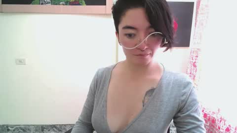 Snapshot of mocca_117 chatting on 06/20/26, 06:11 Sam online show from 06/20/26, 06:11