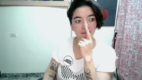 Snapshot of mocca_117 chatting on 06/23/26, 06:22 Sam online show from 06/23/26, 06:22