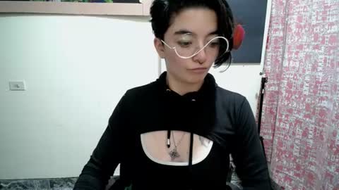 Snapshot of mocca_117 chatting on 06/24/26, 04:55 Sam online show from 06/24/26, 04:55