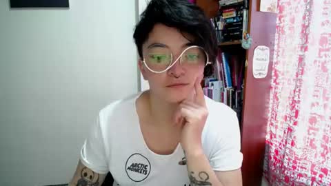 Snapshot of mocca_117 chatting on 07/08/26, 11:58 Sam online show from 07/08/26, 11:58