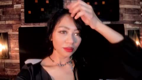 mochasins_ online show from 09/18/25, 11:34