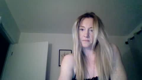 Snapshot of mockingbirds91 chatting on 04/20/26, 02:14 mockingbirds91 online show from 04/20/26, 02:14