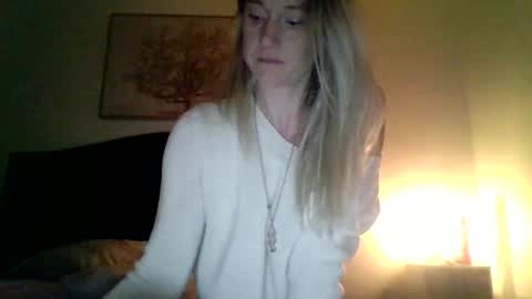 Snapshot of mockingbirds91 chatting on 04/21/26, 02:51 mockingbirds91 online show from 04/21/26, 02:51