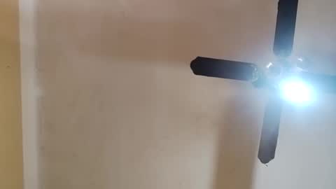 Snapshot of modelo_web18 chatting on 10/01/25, 12:44 camilo online show from 10/01/25, 12:44