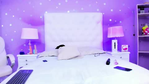 Sophia  online show from 12/12/24, 06:53