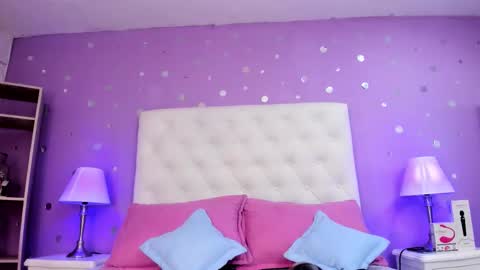 Sophia  online show from 12/20/25, 07:32