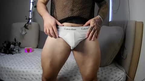 Snapshot of modexusparty chatting on 11/25/25, 04:40 modexusparty online show from 11/25/25, 04:40