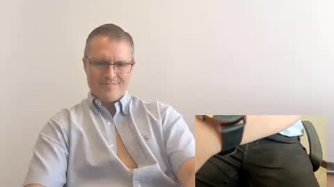 Moe online show from 12/16/25, 06:46