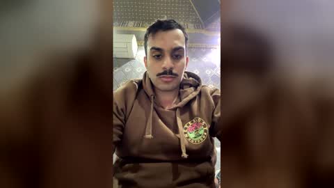 mohammedthebestis10 online show from 12/21/25, 09:44