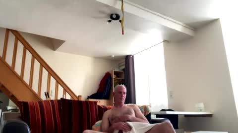 Snapshot of moi10414 chatting on 06/12/26, 03:22 moi10414 online show from 06/12/26, 03:22