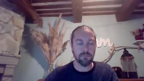 Julien online show from 01/27/25, 04:11