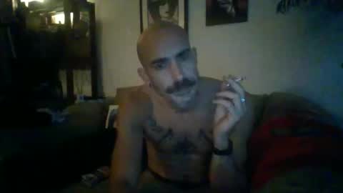 Snapshot of moica84 chatting on 10/25/25, 06:43 moica84 online show from 10/25/25, 06:43