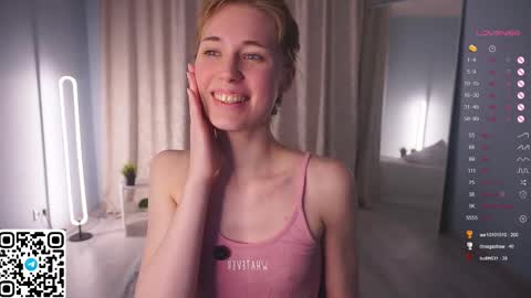 Snapshot of moiraalsbrook chatting on 02/10/25, 01:44 Diana online show from 02/10/25, 01:44