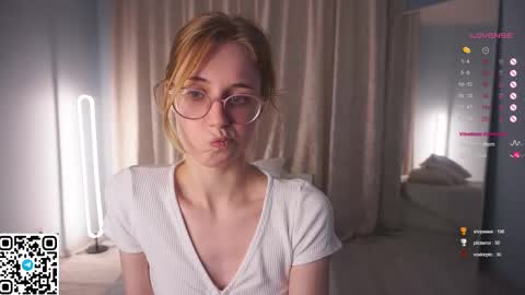 Snapshot of moiraalsbrook chatting on 02/17/25, 02:59 Diana online show from 02/17/25, 02:59