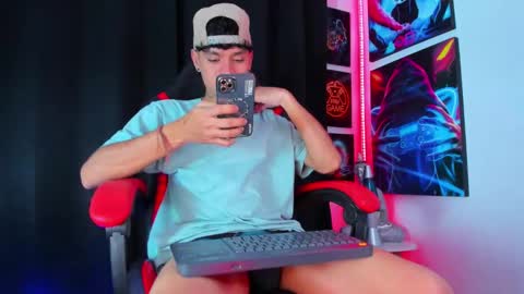 Snapshot of moises_23cm chatting on 03/06/25, 04:17 moises_23cm online show from 03/06/25, 04:17