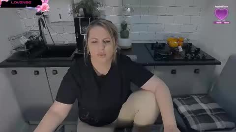 erika online show from 12/16/25, 07:46