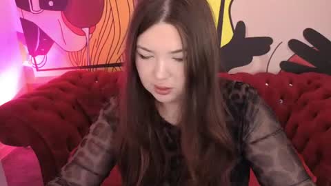 Snapshot of molinmoon chatting on 07/19/26, 06:33 Rosa online show from 07/19/26, 06:33