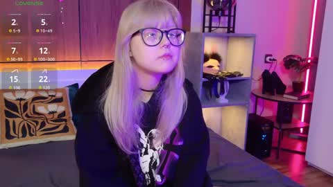 moliqin online show from 04/19/26, 08:13