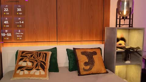 moliqin online show from 04/25/26, 07:22