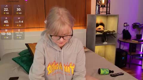 moliqin online show from 04/25/26, 01:41