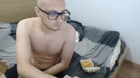 molkreid2 online show from 04/08/26, 03:28