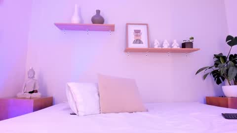 M o L l i E  online show from 02/02/25, 03:07