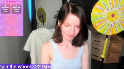 Snapshot of mollie_blush chatting on 05/21/26, 03:30 mollie_blush online show from 05/21/26, 03:30