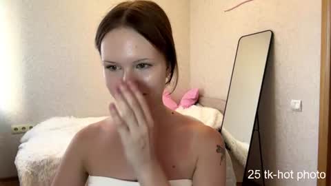 Snapshot of mollieadamek chatting on 06/12/26, 01:21 Lisa online show from 06/12/26, 01:21