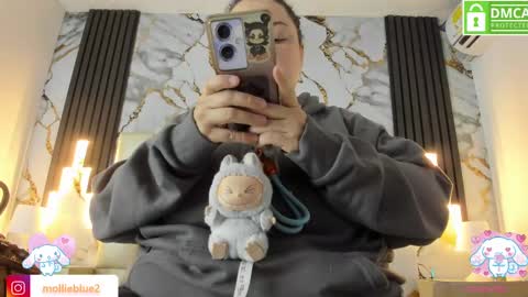 Snapshot of molliebue1 chatting on 02/18/25, 12:06 Hey Guys Im Mollie online show from 02/18/25, 12:06