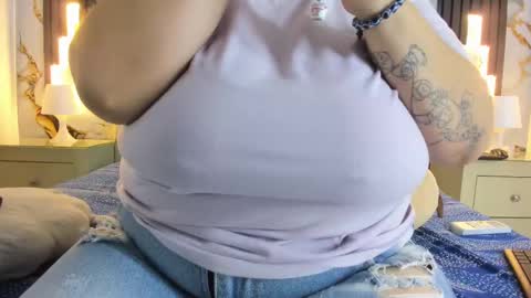 Snapshot of molliebue1 chatting on 03/09/25, 02:29 Hey Guys Im Mollie online show from 03/09/25, 02:29