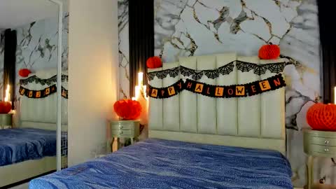 Snapshot of molliebue1 chatting on 10/30/25, 01:01 Hey Guys Im Mollie online show from 10/30/25, 01:01