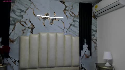 Snapshot of molliebue1 chatting on 12/17/25, 12:11 Hey Guys Im Mollie online show from 12/17/25, 12:11