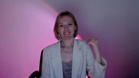 mollilove online show from 05/20/26, 07:58