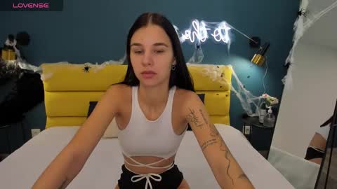 Molly  online show from 10/27/25, 01:53