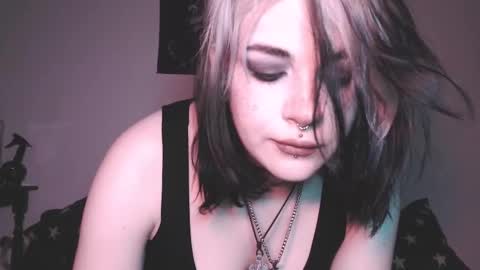 Molly Crow online show from 02/17/25, 12:21