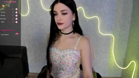 Molly - online show from 11/30/25, 04:49