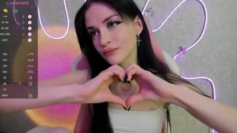 Snapshot of molly_crystall chatting on 07/07/26, 03:42 Molly - online show from 07/07/26, 03:42