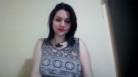 Snapshot of molly_fragance chatting on 09/29/25, 06:13 Molly online show from 09/29/25, 06:13
