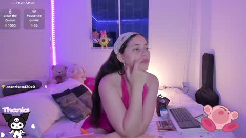 Snapshot of molly_g18 chatting on 02/07/25, 01:58 MARIANA online show from 02/07/25, 01:58