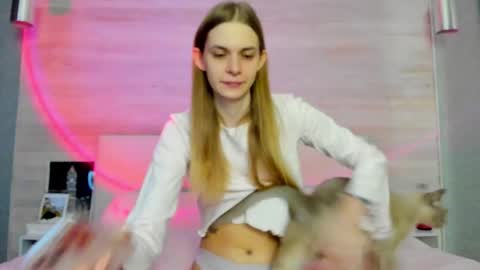 Molly Hunt online show from 01/12/26, 05:45