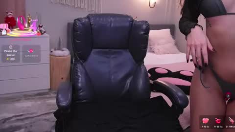 Molly online show from 01/06/26, 01:09