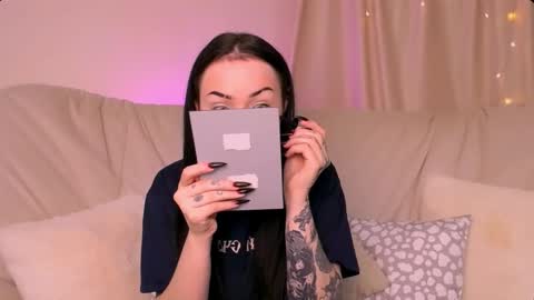 molly_kisss online show from 11/16/25, 09:37