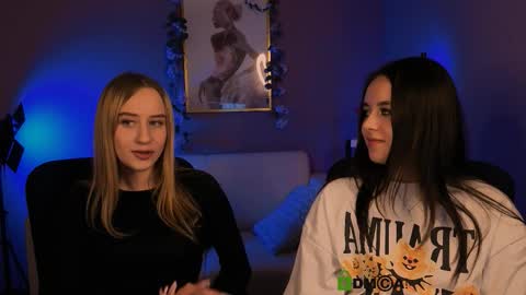 Snapshot of molly_lesser chatting on 12/17/25, 03:51 molly_lesser online show from 12/17/25, 03:51