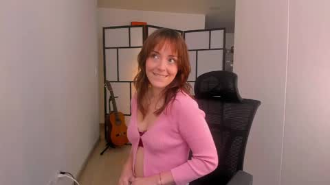 Snapshot of molly_marmalade_ chatting on 05/05/26, 05:32 MOLLY online show from 05/05/26, 05:32